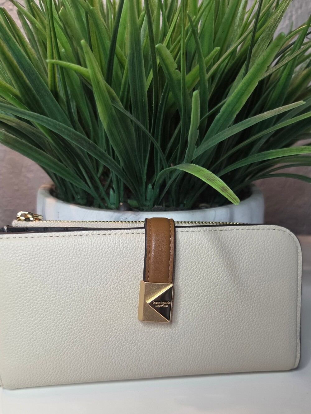 Kate Spade Deco Colorblocked Leather Zip Slim Wallet Cream Brown